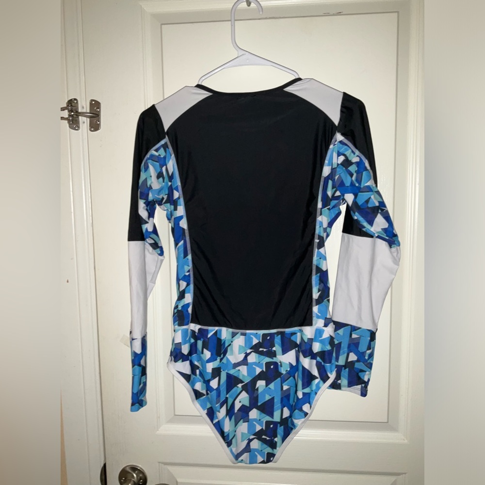 Swimsuit - Picture 4 of 4